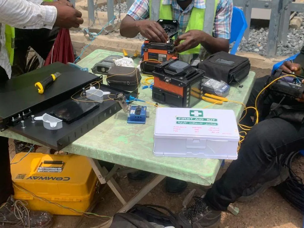 Fibre splicing machine demonstration on the equipment bench